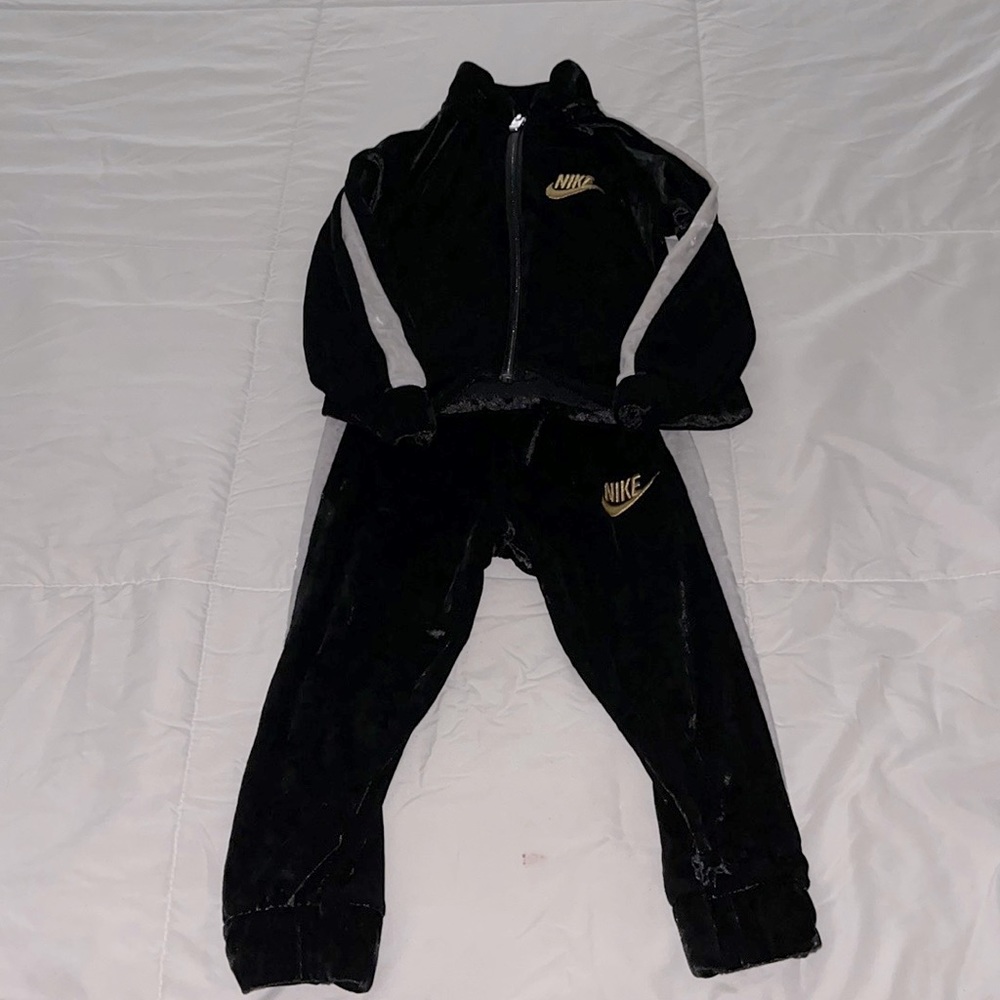 Velvet Toddler 2T nike jogging suit